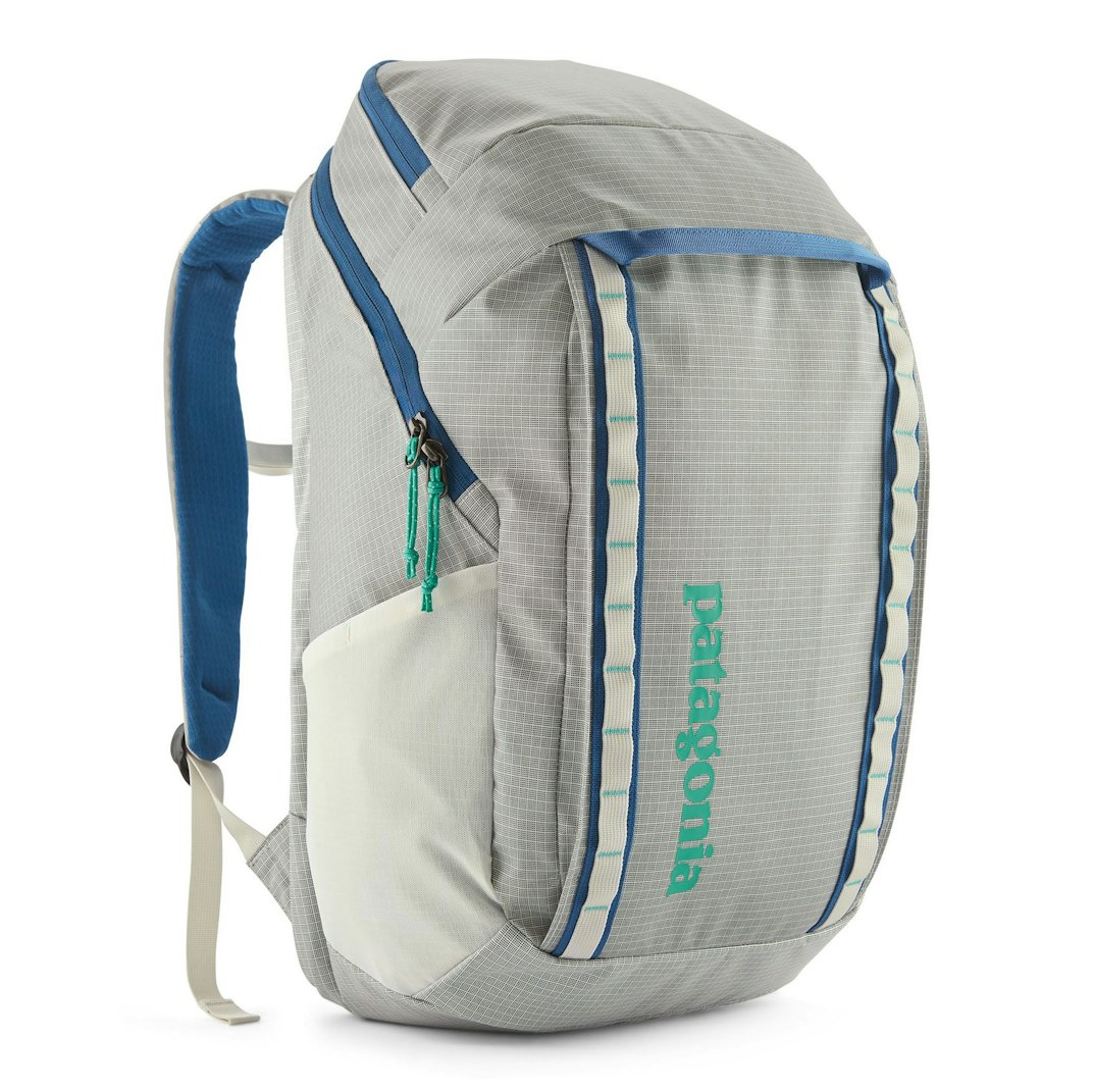 1001302_Patagonia_Black_Hole_Pack_32L_Birch_White_01_Product_on_White