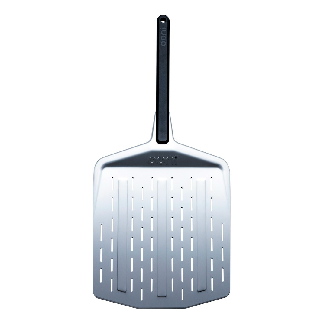 79560_Ooni_1422_Perforated_Pizza_Peel_Silver_01