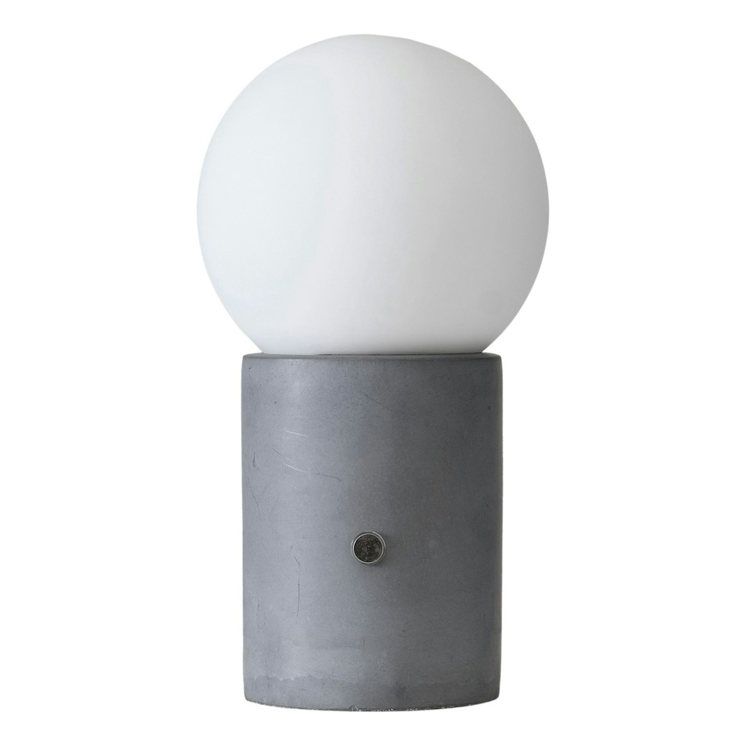 84461_Brightech_Kai_LED_Table_Lamp_Cement_01_