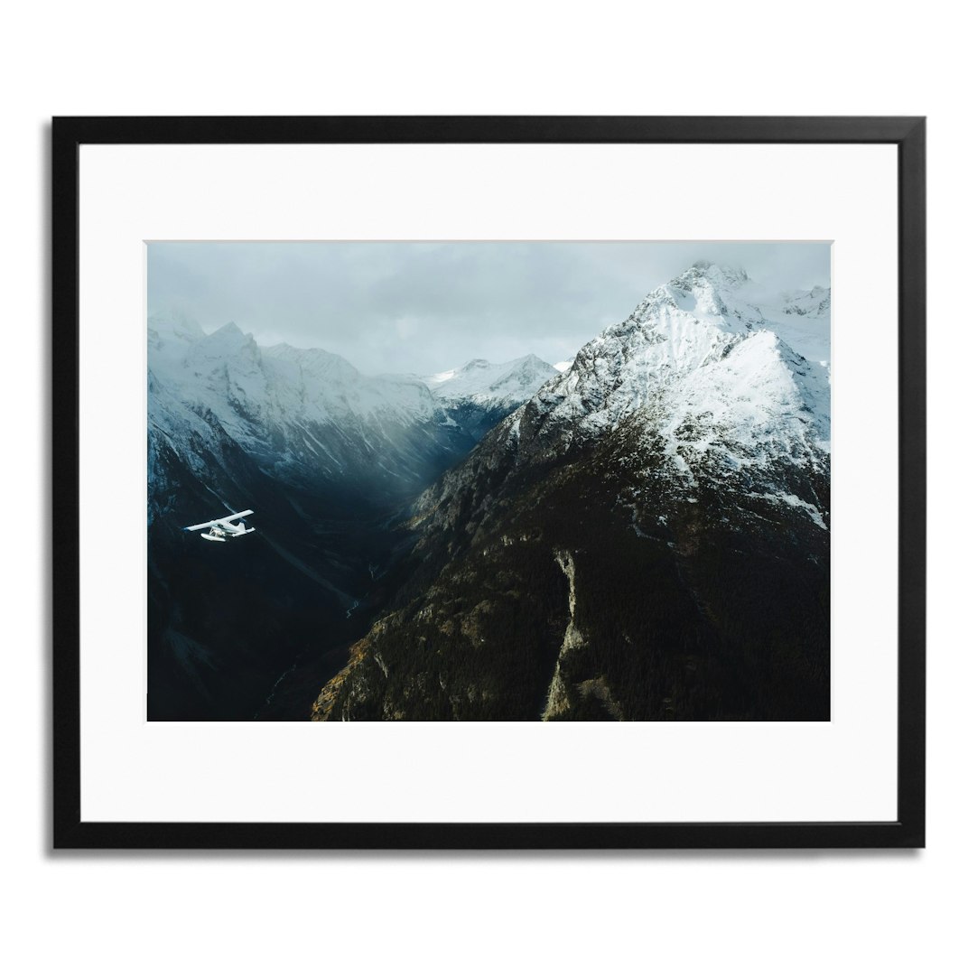91308_Sonic_Editions_Great_Bear_Rainforest_-_Huckberry_Archives_Black_Frame___Mount_01_Product_on_White
