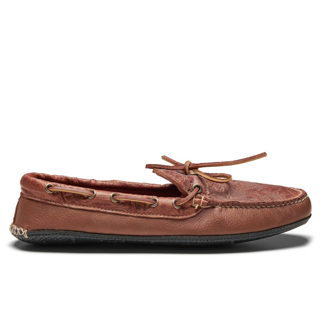 95071_Quoddy_Huckberry_x_Quoddy_Coolslide_Stamped_Leather_Slipper_Brown_01_Product_on_White